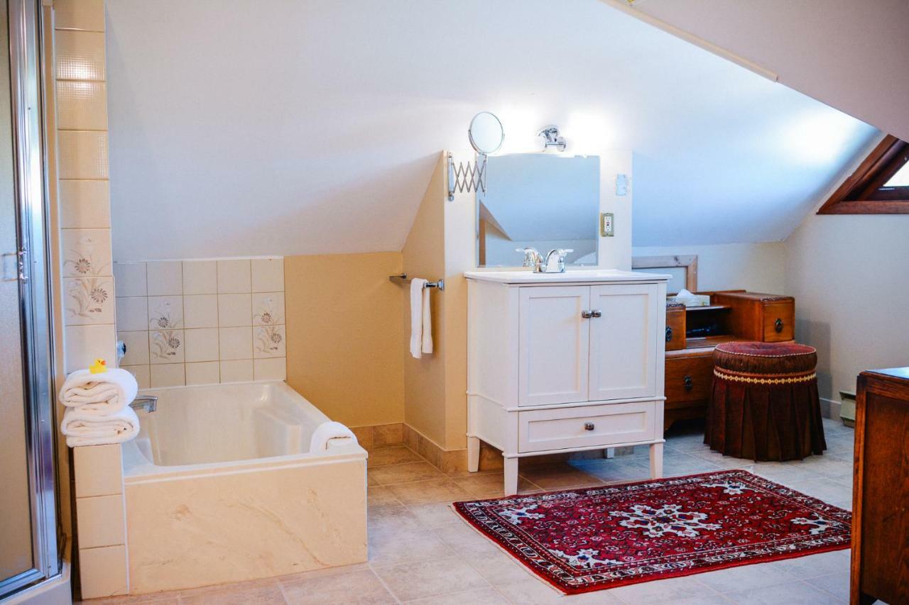 Dashwood Manor Seaside Bed & Breakfast Βικτώρια Εξωτερικό φωτογραφία