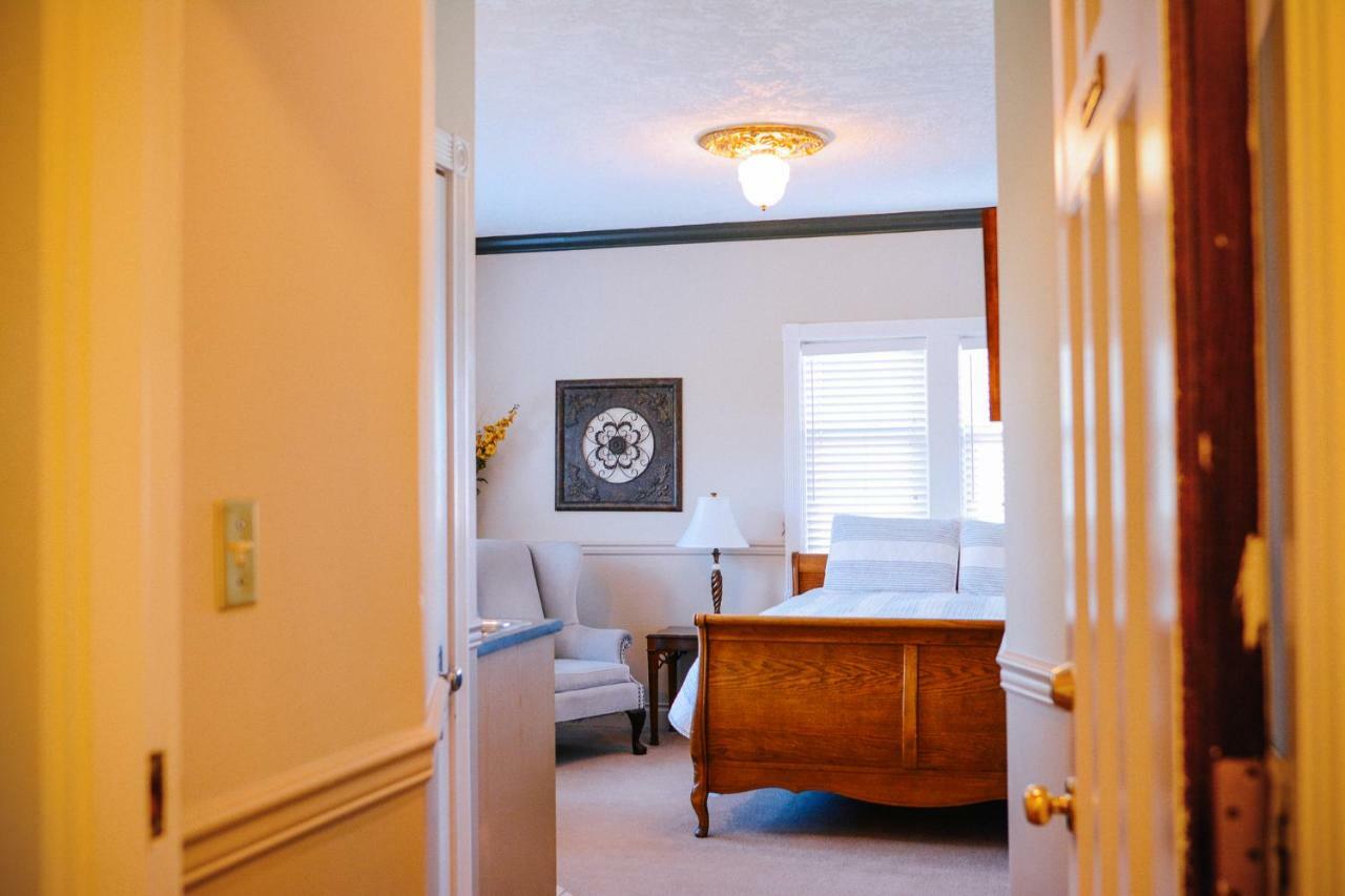 Dashwood Manor Seaside Bed & Breakfast Βικτώρια Εξωτερικό φωτογραφία