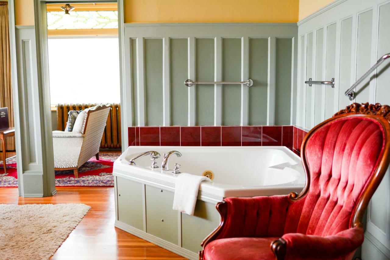 Dashwood Manor Seaside Bed & Breakfast Βικτώρια Εξωτερικό φωτογραφία